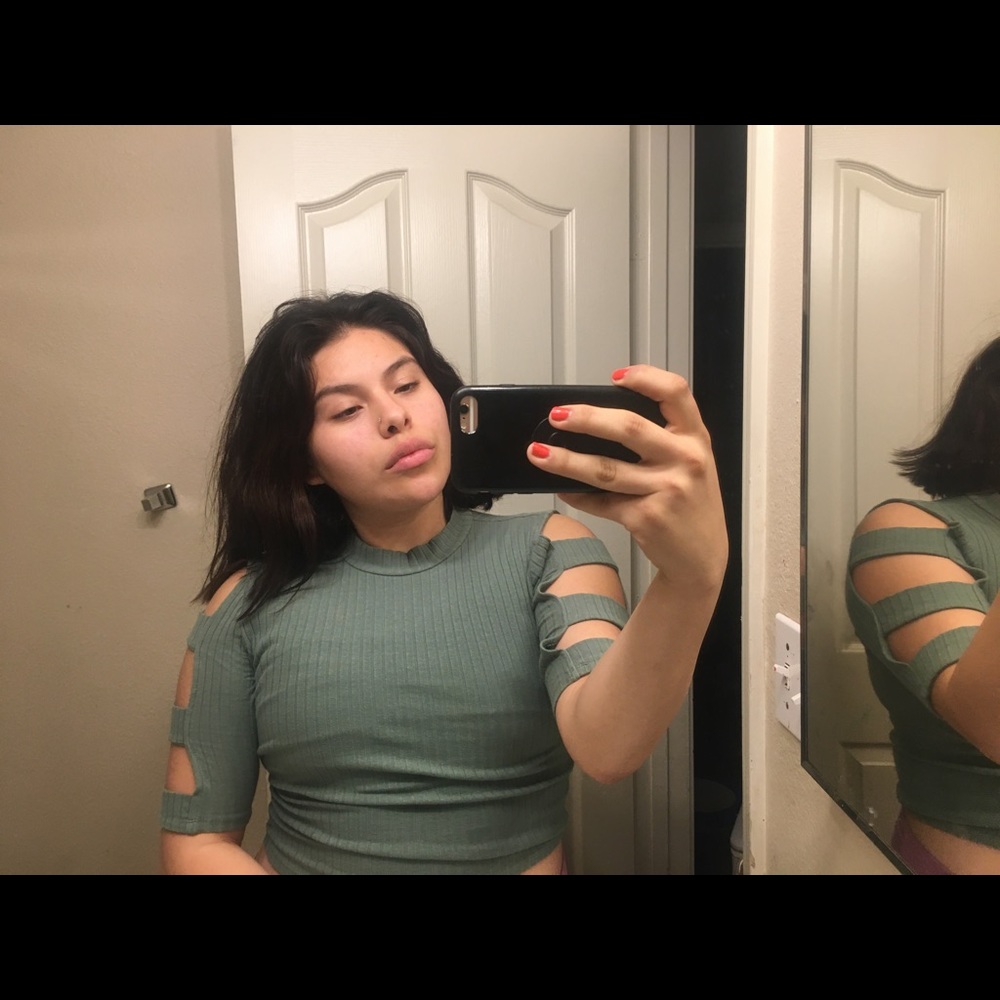 Crop top - Picture 3 of 3